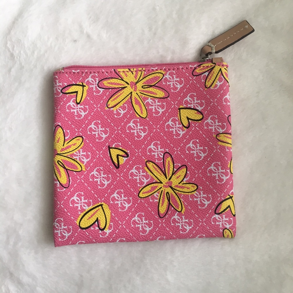 Guess Pouch
